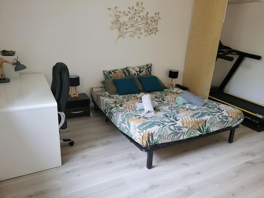 Appartement Tout Equipe En Rez-De-Jardin Entre Gard Et Ardeche Saint-Julien-de-Peyrolas Экстерьер фото