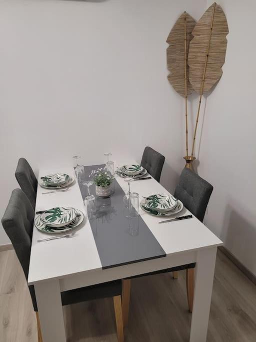 Appartement Tout Equipe En Rez-De-Jardin Entre Gard Et Ardeche Saint-Julien-de-Peyrolas Экстерьер фото